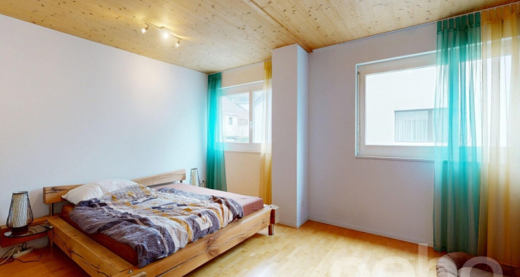 Grosszügiges Doppeleinfamilienhaus an familienfreundlicher Lage image 9
