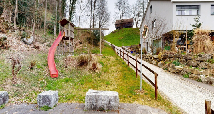 Grosszügiges Doppeleinfamilienhaus an familienfreundlicher Lage image 11