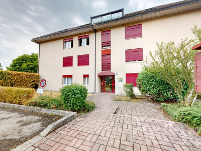 Appartement 5.5 pces lumineux avec vue lac et calme à Neuchâtel image 1
