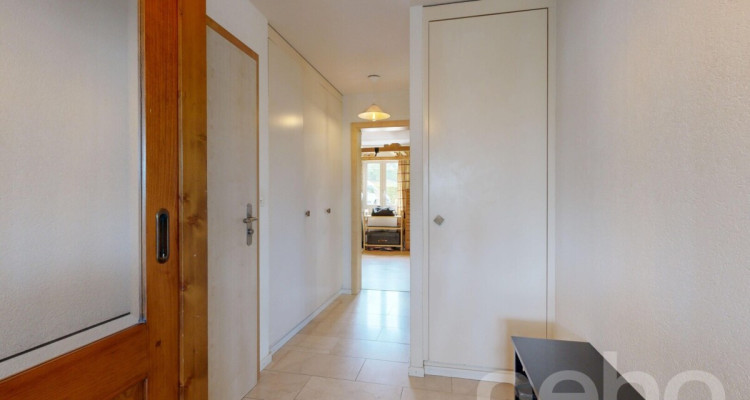 Appartement 5.5 pces lumineux avec vue lac et calme à Neuchâtel image 2