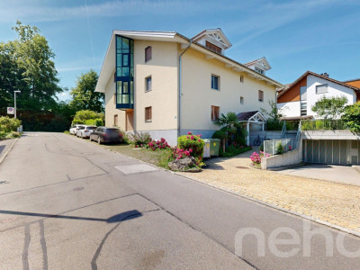 Lichtdurchflutete 4.5 Zimmer Dachwohnung mit Blick ins Grüne image 2