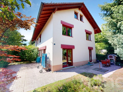 A charming family home with a garden in the heart of Épalinges image 1