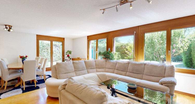 A charming family home with a garden in the heart of Épalinges image 2