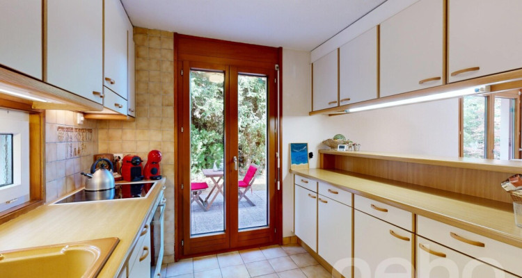 A charming family home with a garden in the heart of Épalinges image 7
