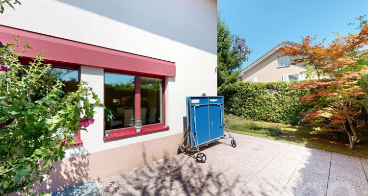 A charming family home with a garden in the heart of Épalinges image 9