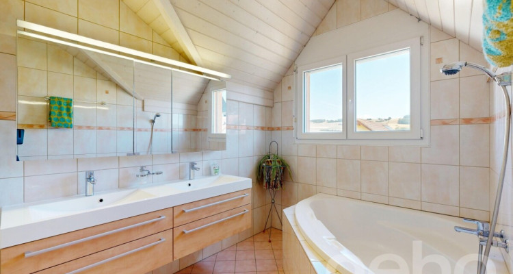 Maison familiale avec potentiel de studio ou bureau image 10