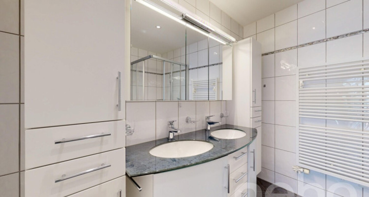 Exklusive Terrassenwohnung mit Panorama-Seesicht image 8