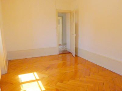 Appartement lumineux en centre-ville avec ascenseur image 4