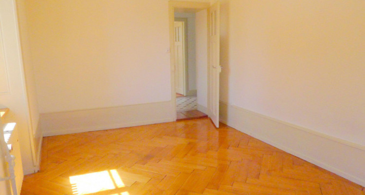Appartement lumineux en centre-ville avec ascenseur image 4