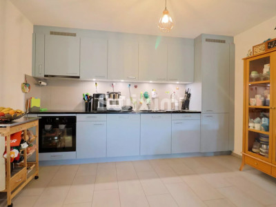 Bel appartement 3.5 pièces en rez-de-chaussée avec terrasse privative image 3