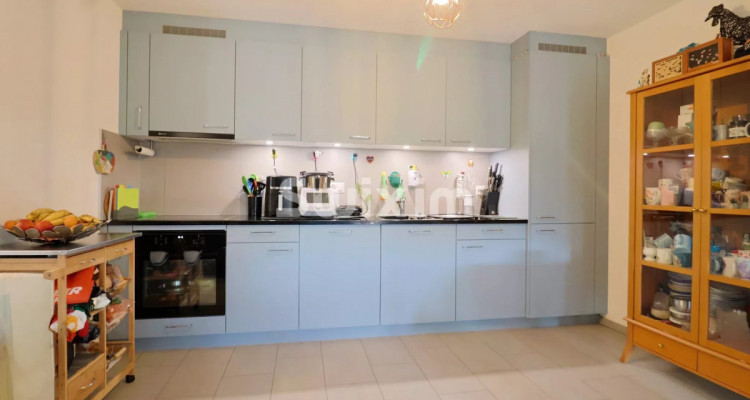 Bel appartement 3.5 pièces en rez-de-chaussée avec terrasse privative image 3