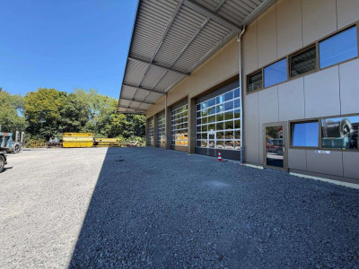 Flexible Industriehalle mit moderner Mezzanine image 1