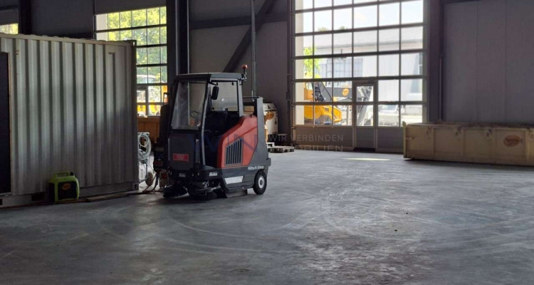Flexible Industriehalle mit moderner Mezzanine image 4