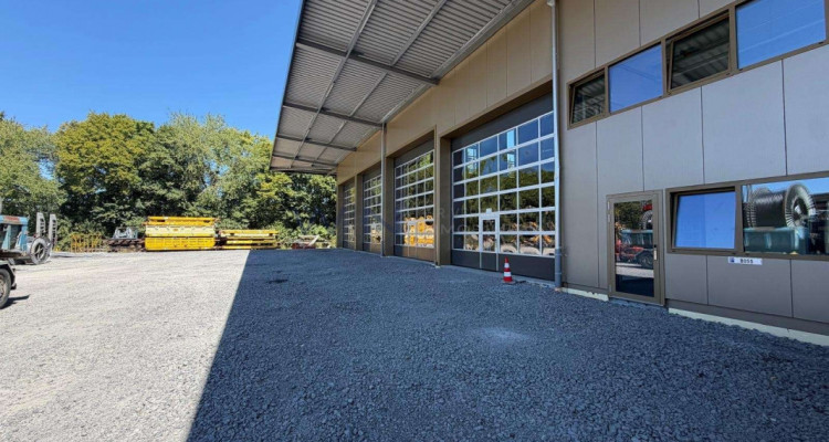 Flexible Industriehalle mit moderner Mezzanine image 1