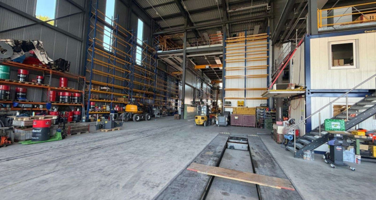 Flexible Industriehalle mit moderner Mezzanine image 8