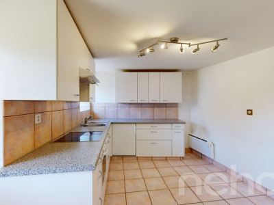 Appartement 2.5 pièces à Erde ? Calme absolu et fort potentiel image 4
