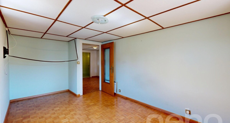 Appartement 2.5 pièces à Erde ? Calme absolu et fort potentiel image 11