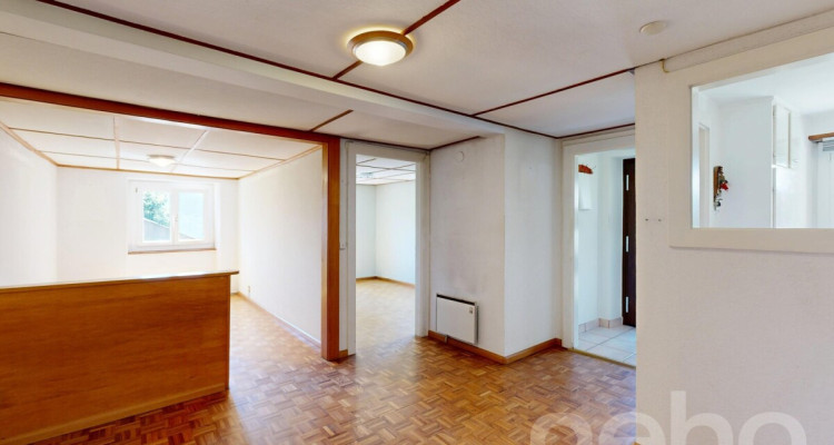 Appartement 2.5 pièces à Erde ? Calme absolu et fort potentiel image 12