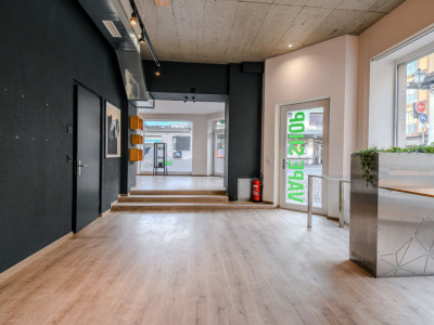 Spacieux local commercial au centre-ville image 3