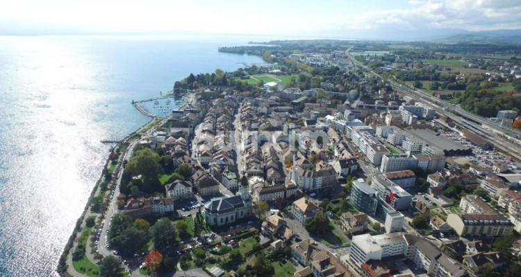 Villa dexception avec vue panoramique sur le lac image 1