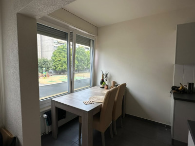 3 pièces situé au 1er étage dans un environnement calme et familial image 6