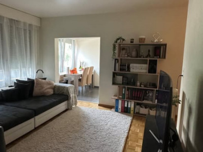 3 pièces situé au 1er étage dans un environnement calme et familial image 1