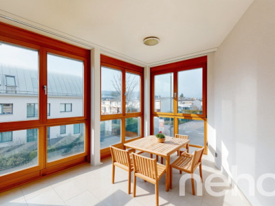 Elegante 4-Zimmerwohnung mit Wintergarten und Einstellplatz image 5