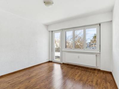 Appartement lumineux de 3.5 pièces avec terrasse et terrain privatif à Mollens image 9