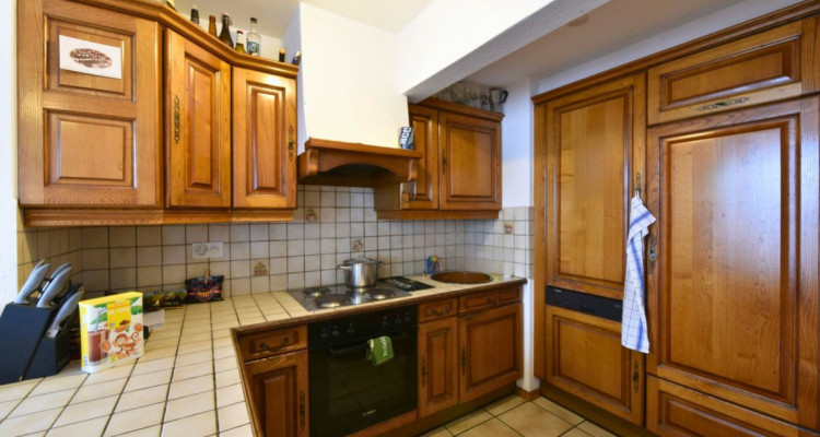 Duplex lumineux et plein de potentiel au coeur de La Chaux de Fonds image 2