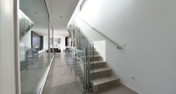 Villa dexception aux lignes pures et minimalistes avec vue panoramique image 9