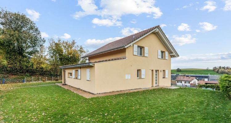Villa individuelle moderne et lumineuse, cadre dominant image 6