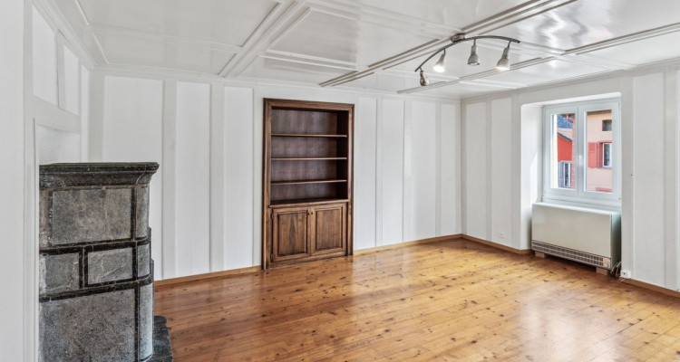 Superbe attique-duplex rénové avec caractère et authenticité image 5