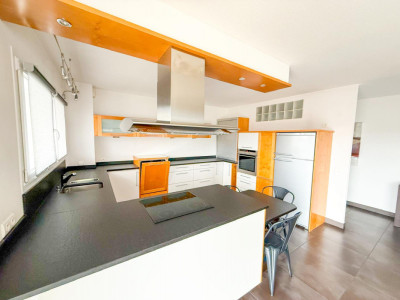 En France, Village-Neuf : LAppartement 4 Pièces Premium aux Prestations Uniques image 2
