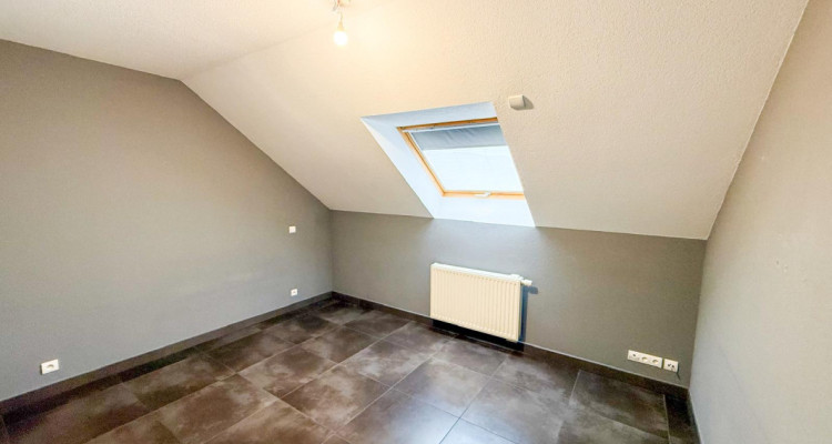 En France, Village-Neuf : LAppartement 4 Pièces Premium aux Prestations Uniques image 4