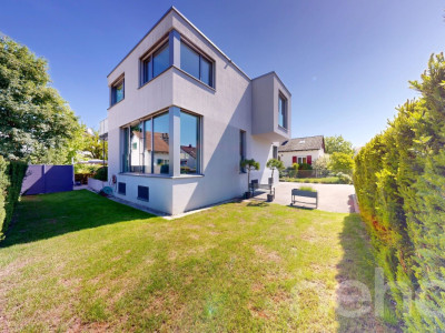 Modernes freistehendes Einfamilienhaus mit grossem Garten in Dietikon image 1
