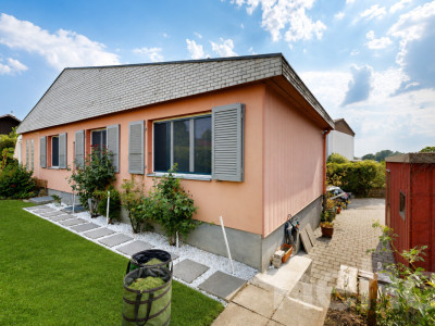 Modernisiertes Einfamilienhaus mit Designküche und Wintergarten image 2