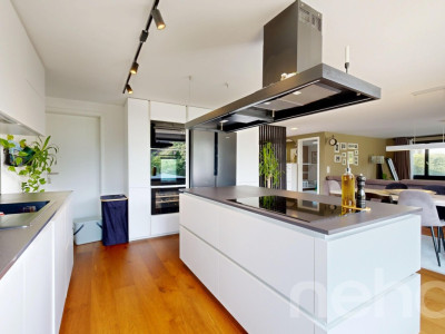 Modernisiertes Einfamilienhaus mit Designküche und Wintergarten image 5
