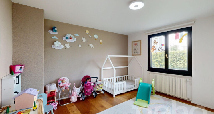 Modernisiertes Einfamilienhaus mit Designküche und Wintergarten image 11