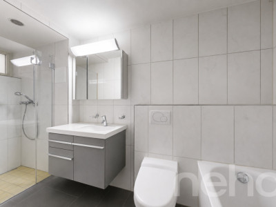 Stilvolle 3.5-Zimmer-Wohnung mit Balkon in MINERGIE-Überbauung image 11
