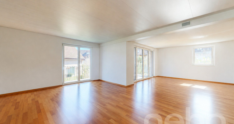 Stilvolle 3.5-Zimmer-Wohnung mit Balkon in MINERGIE-Überbauung image 2
