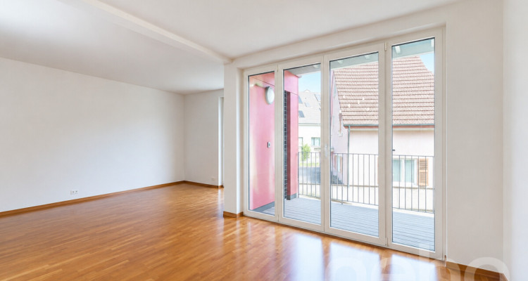 Stilvolle 3.5-Zimmer-Wohnung mit Balkon in MINERGIE-Überbauung image 5