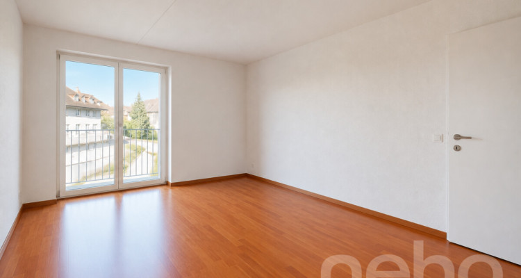 Stilvolle 3.5-Zimmer-Wohnung mit Balkon in MINERGIE-Überbauung image 9