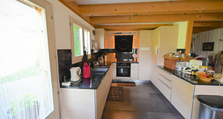 LETIVAZ - SUPERBE CHALET DE TROIS APPARTEMENTS image 4