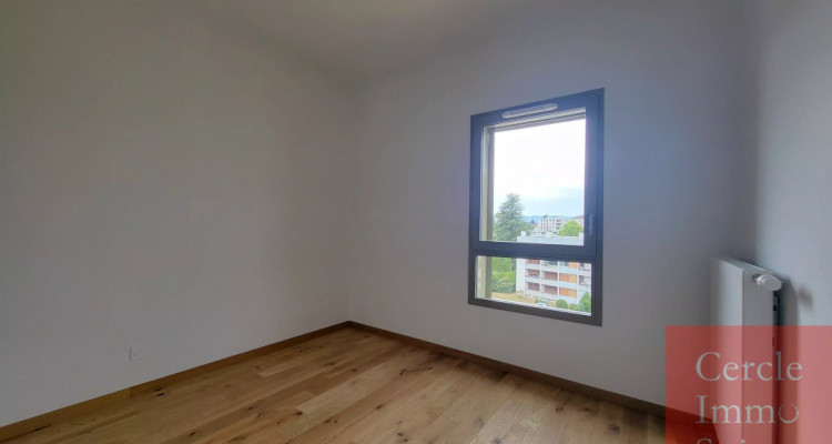 APPARTEMENT T4 DEXCEPTION EN ATTIQUE ? 113 m² ? DERNIER ÉTAGE ? GRANDE TERRASSE ? ANNECY-LE-VIEUX PROCHE DU LAC image 9