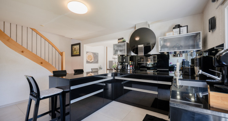 Opportunité rare : Villa mitoyenne familiale de 5.5 pièces image 3