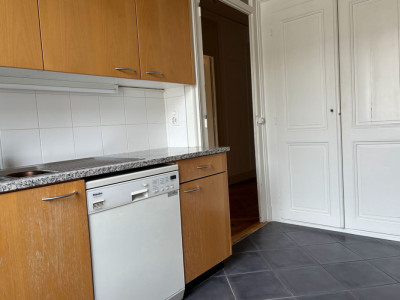 Très charmant 4 pièces dans le quartier de Plainpalais. Beaucoup de cachet! image 10