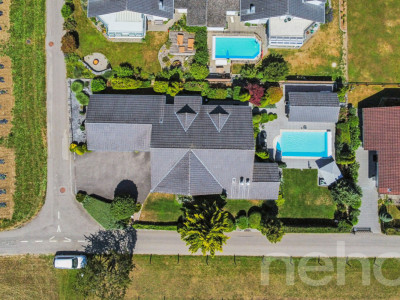 Stilvolles Zuhause mit unverbaubarer Aussicht und Pool image 12
