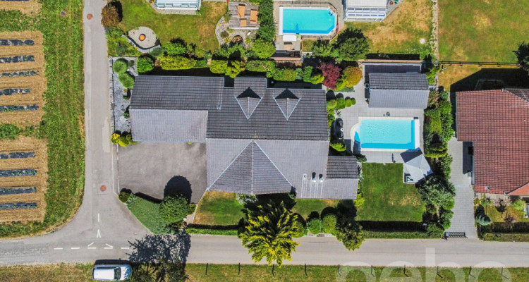 Stilvolles Zuhause mit unverbaubarer Aussicht und Pool image 12