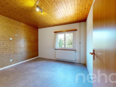 4-Zimmerhaus in ruhiger, leicht erhöhter Lage mit Umschwung image 3