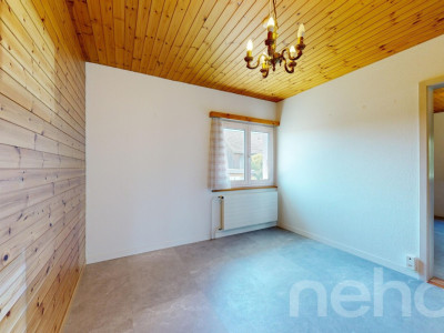 4-Zimmerhaus in ruhiger, leicht erhöhter Lage mit Umschwung image 4
